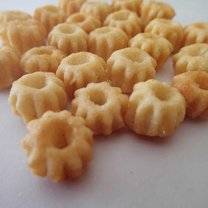Korean Snack Sensation: Rice Crackers with a Twist